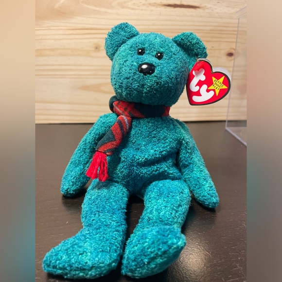 Wallace - 1999 Christmas Ty Beanie Baby // 3/$38 - Picture 3 of 13